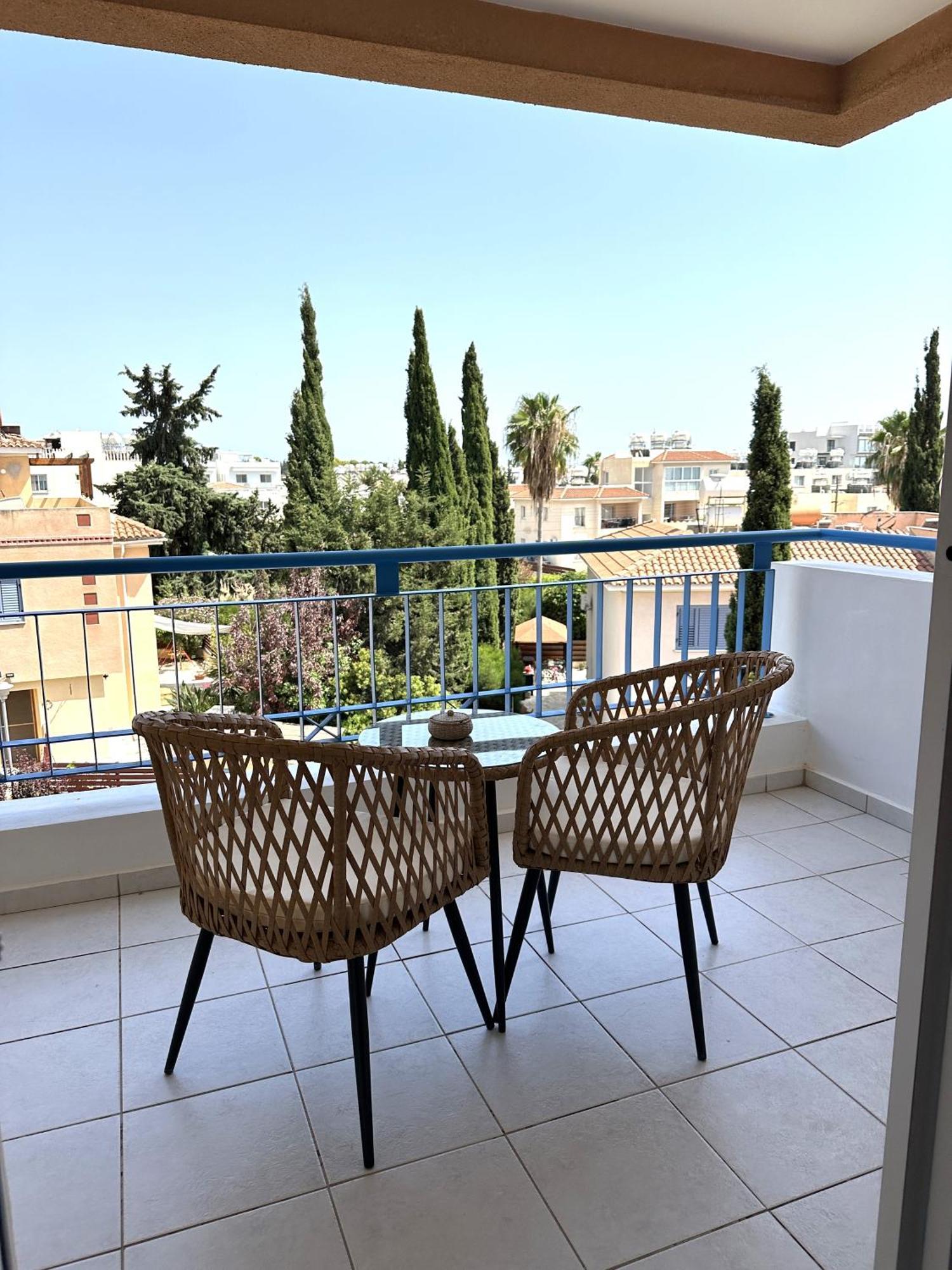 H&O Golden Sun Suite Пафос Екстериор снимка