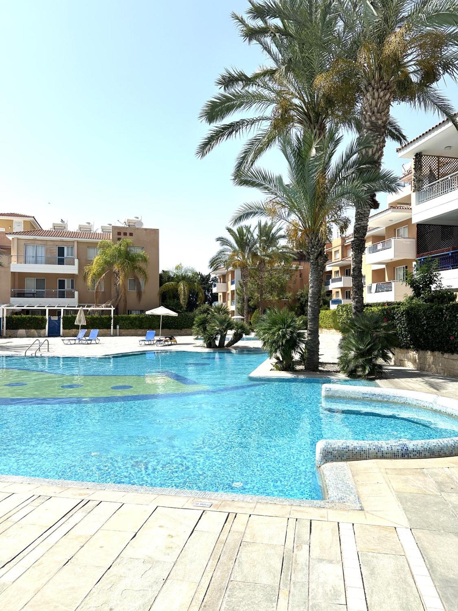 H&O Golden Sun Suite Пафос Екстериор снимка