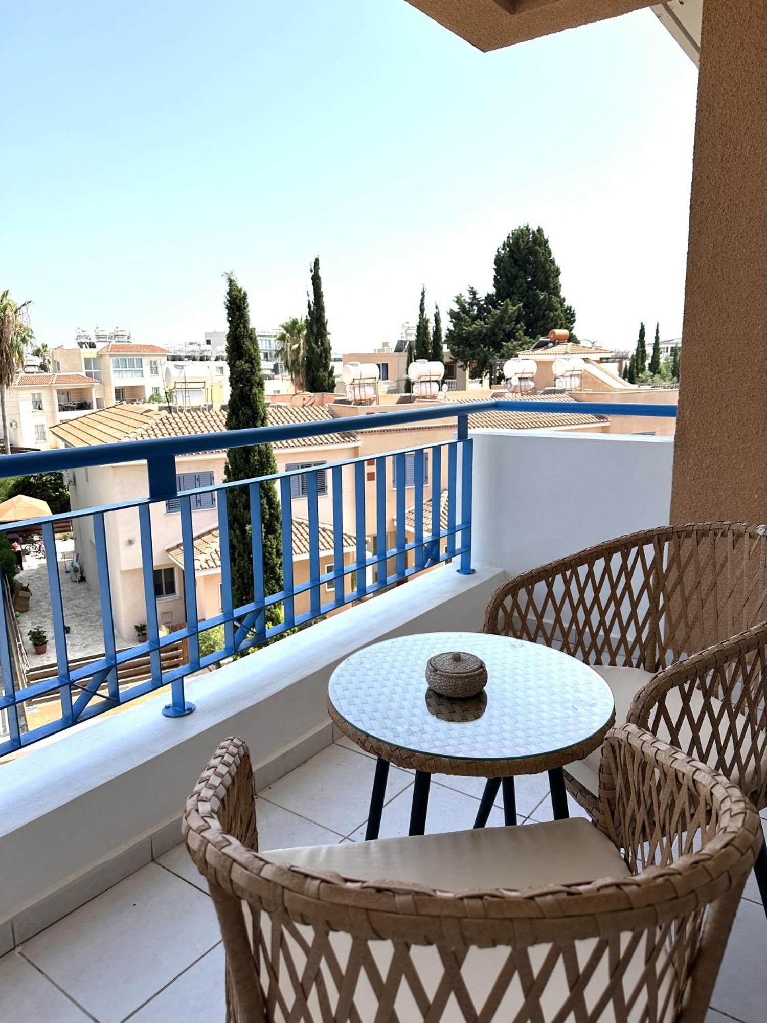 H&O Golden Sun Suite Пафос Екстериор снимка