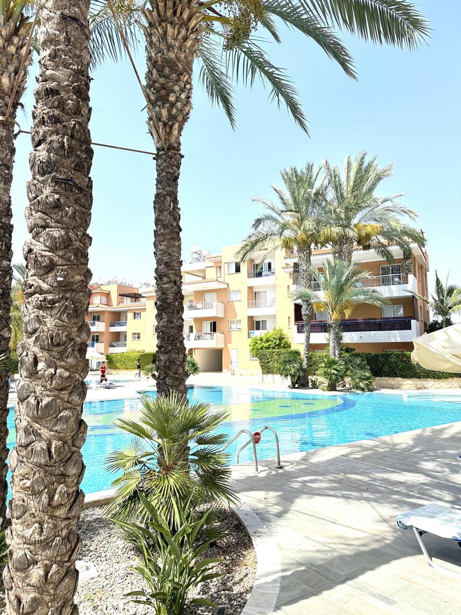 H&O Golden Sun Suite Пафос Екстериор снимка