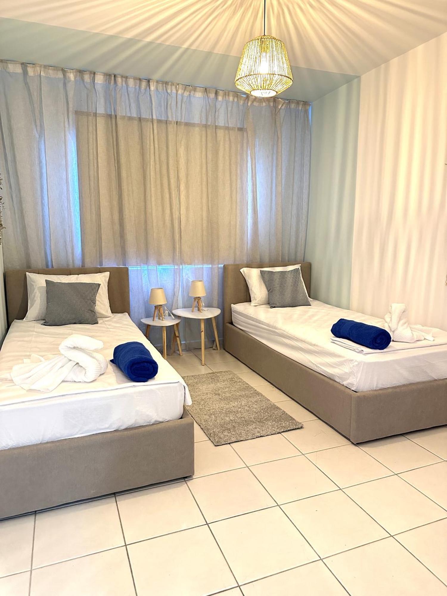 H&O Golden Sun Suite Пафос Екстериор снимка
