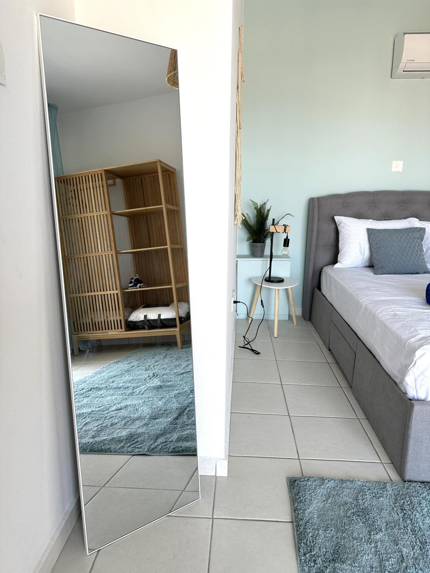 H&O Golden Sun Suite Пафос Екстериор снимка