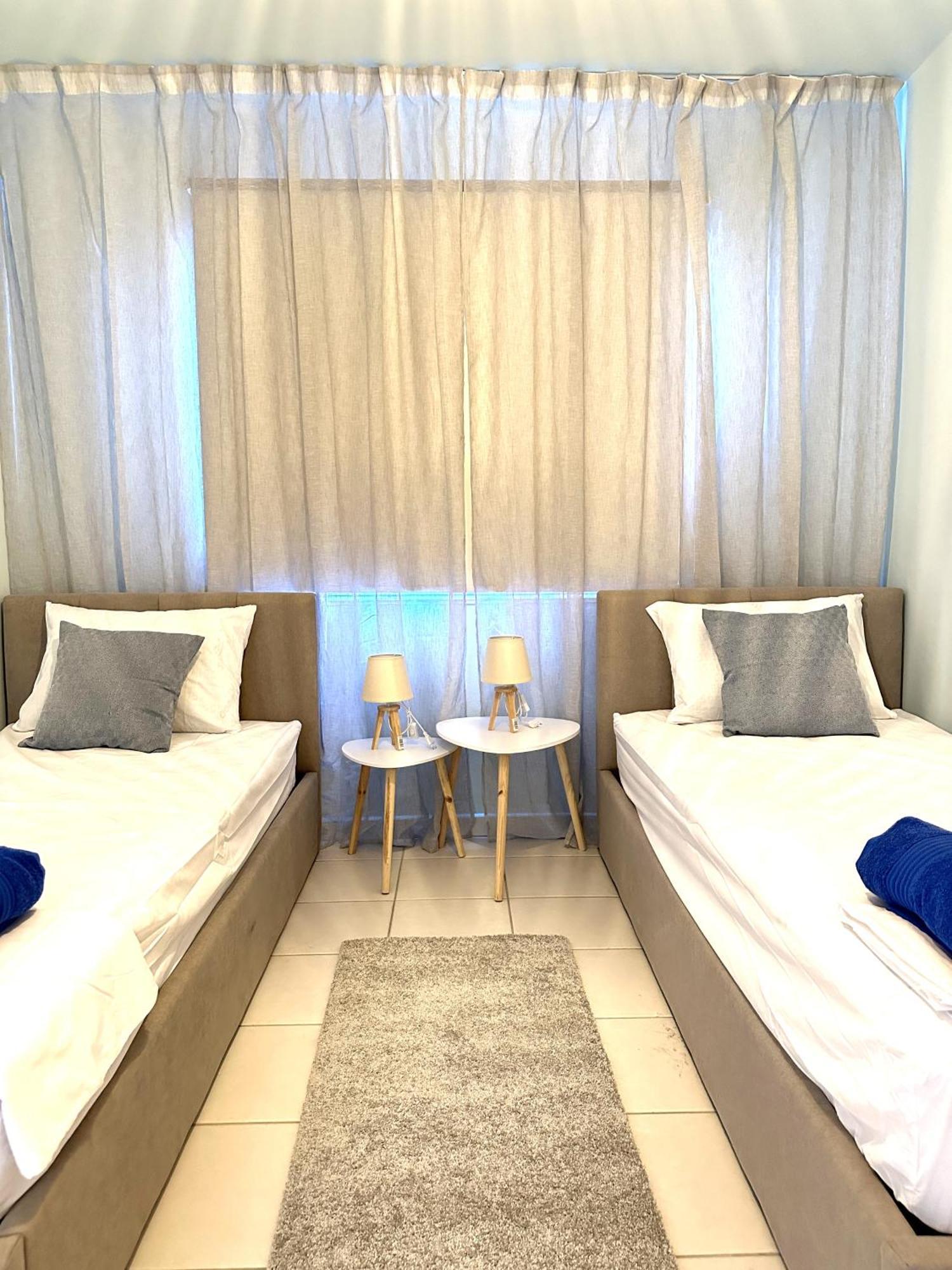 H&O Golden Sun Suite Пафос Екстериор снимка